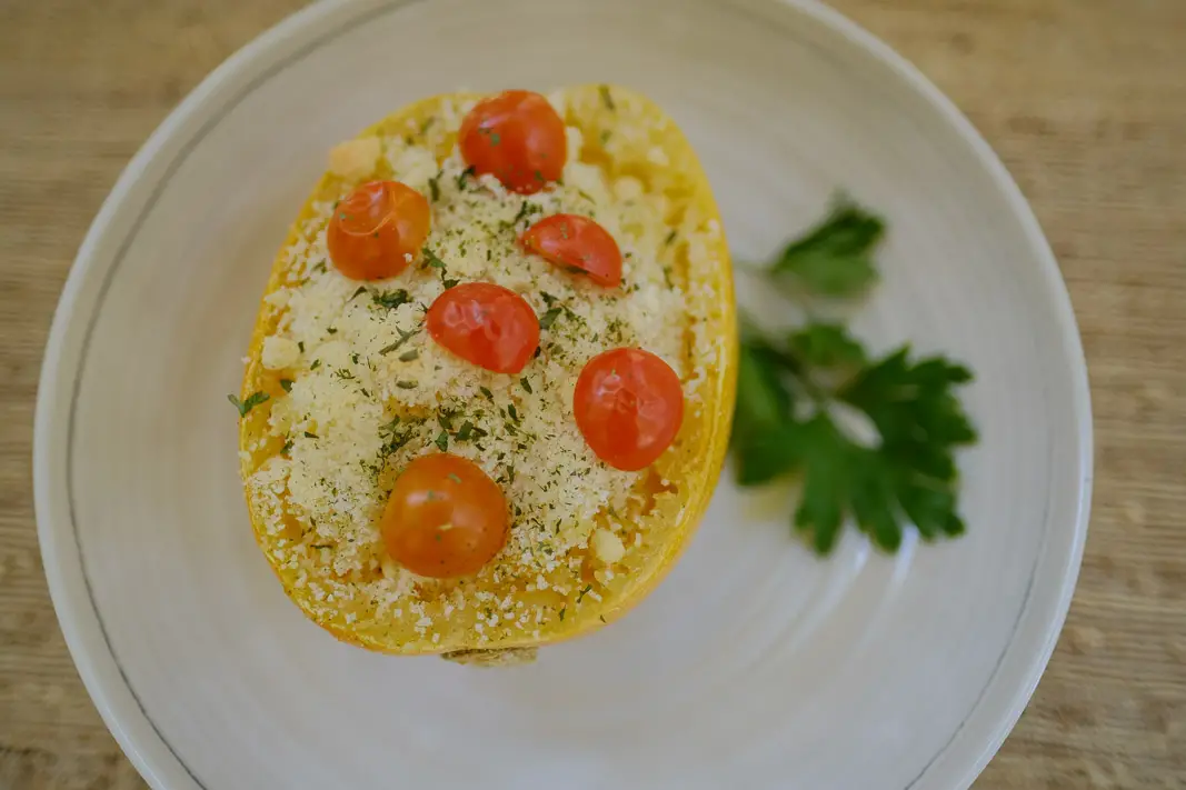 Spaghetti Squash; Small Wonder Winter Squash, How to Harvest, Bake, Cook & Eat; grow your own food